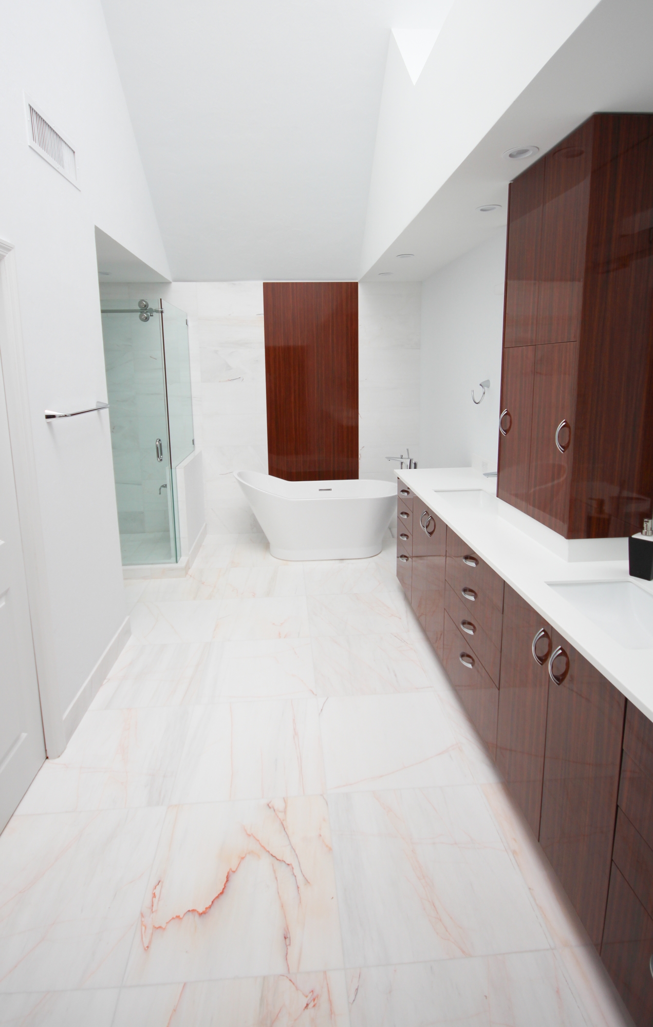 Premiere Showcase Bathroom Renovations & Makeovers Contractor